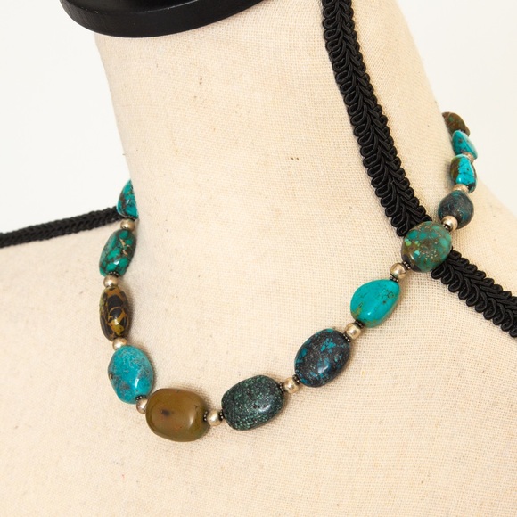 Turquoise nugget choker with sterling silver beads and clasp 17” in length - Picture 5 of 11